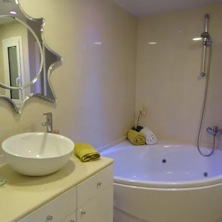 Ground Floor Sea View סיטגס